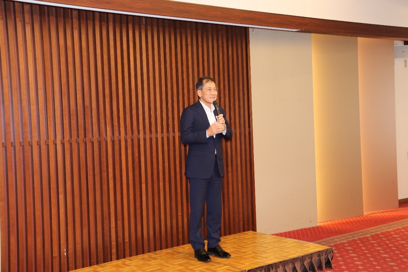 懇親会：伍嶋　二美男　新会長の挨拶