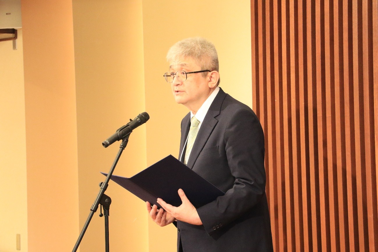 懇親会：齋藤学長の祝辞　(酒井　秀紀理事・副学長　代読)