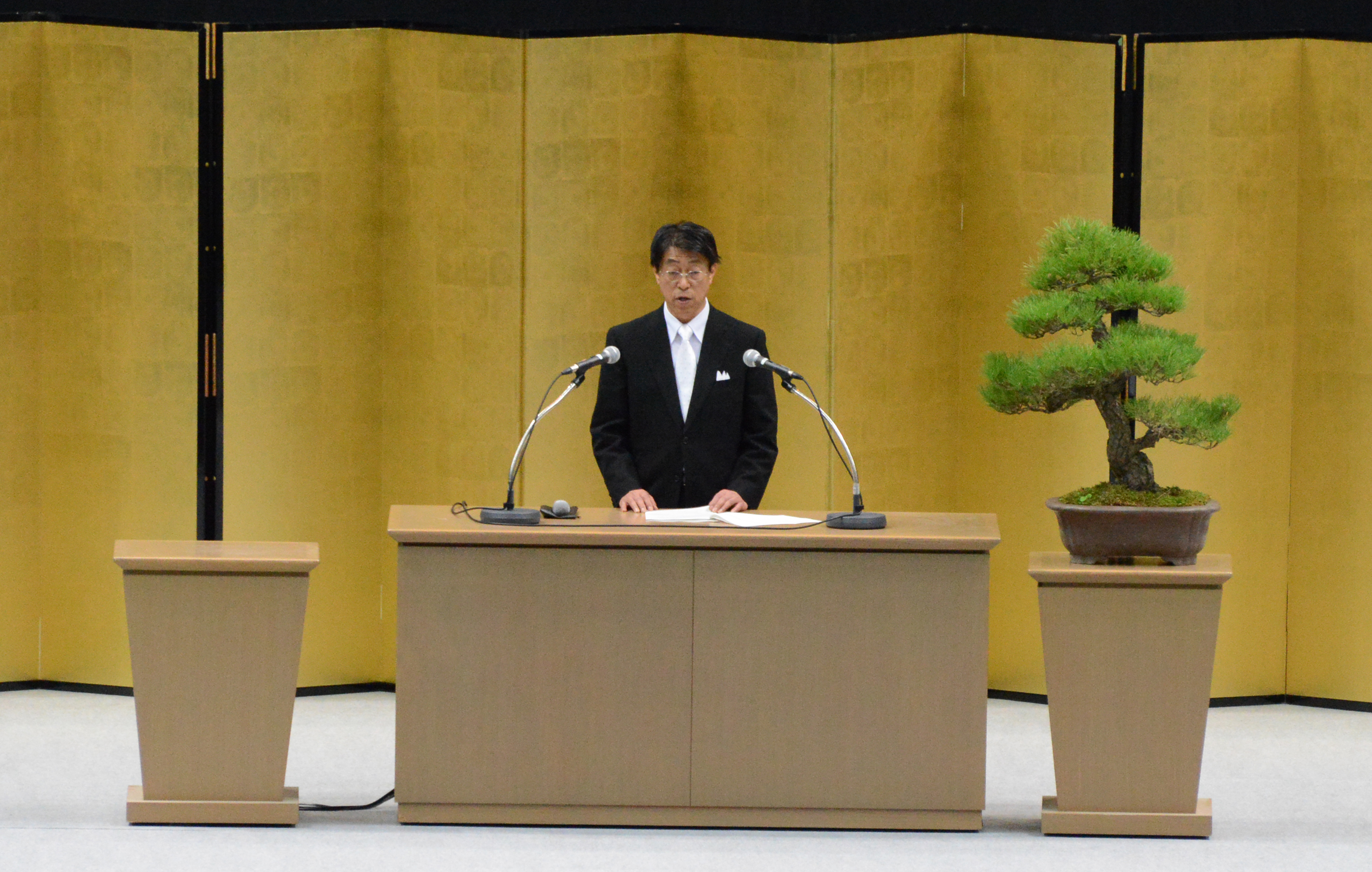 入学式で特別講演する西川一浩氏氏 Photo_2014_0408_3