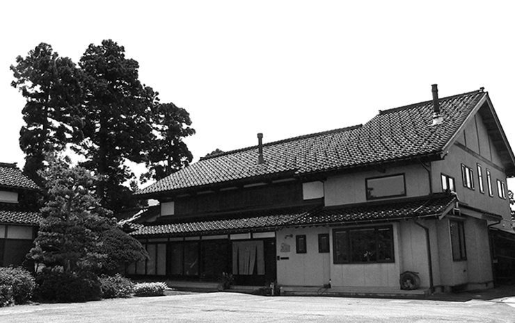 Motohiko Fujii / Curator of Niigata City Museum of Art