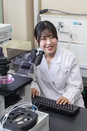 富山大学理工系ロールモデル集 工学部画像