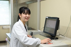 富山大学理工系ロールモデル集 工学部画像