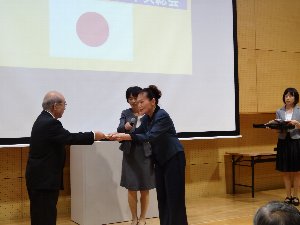 卒50年生からの寄付贈呈