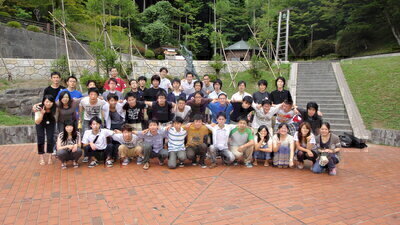 夏の学校での集合写真