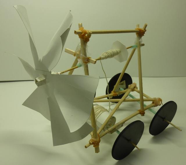 風に向かって走るウィンドカーを作ろう！
